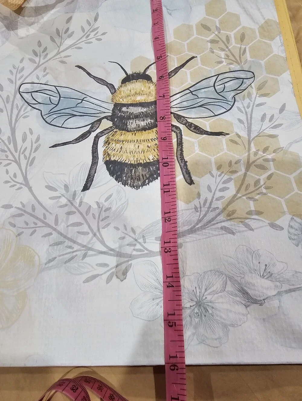 Bee Print Gift Bags/Bee Print Reusable Tote Bag in Yellow and Cream 13 Total Bag